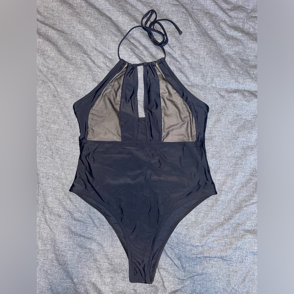 SHEIN Colour Block Halter One Piece Swimsuit